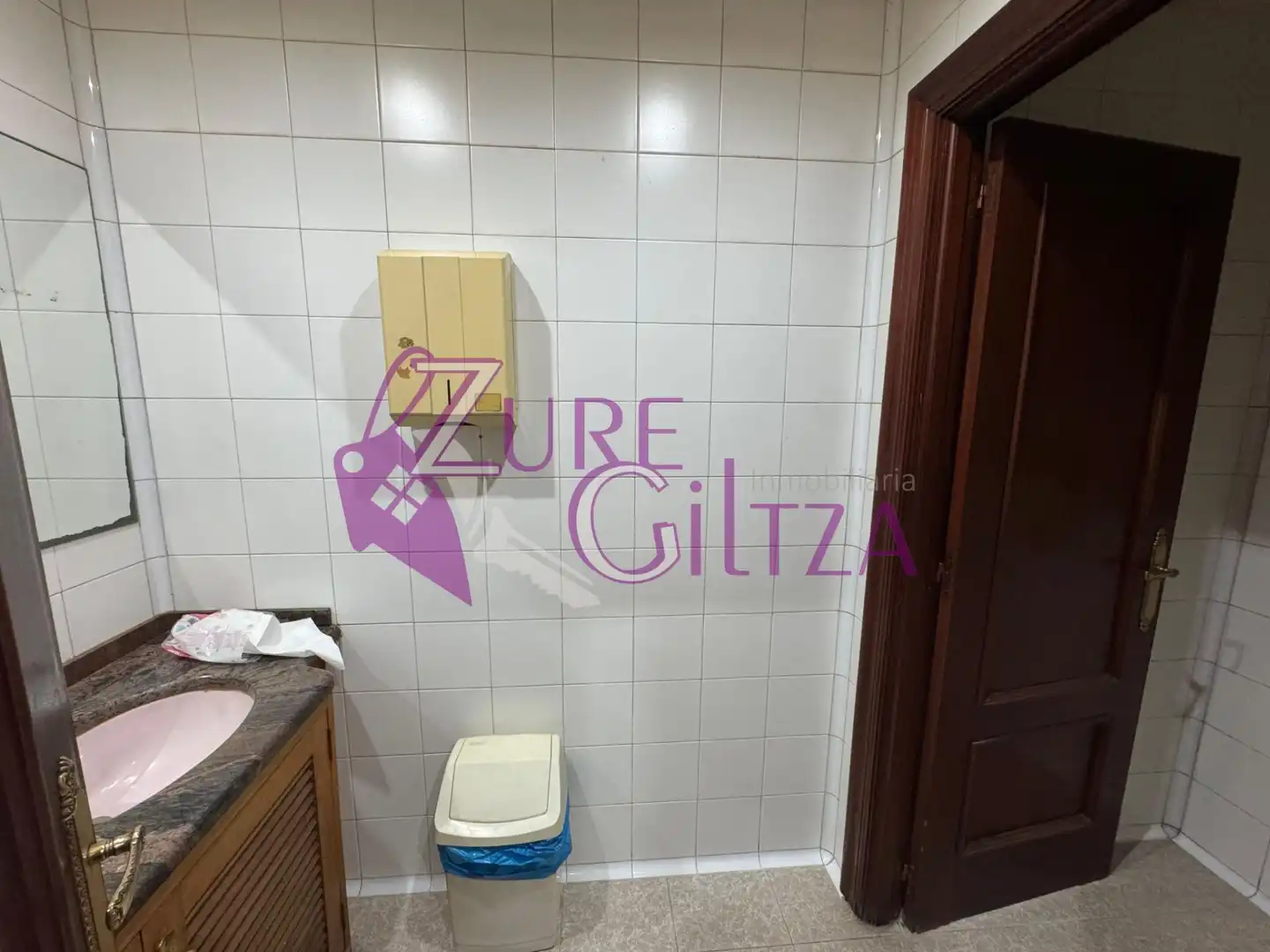 Baño de Finca rústica en venta en Mañaria con Calefacción y Amueblado