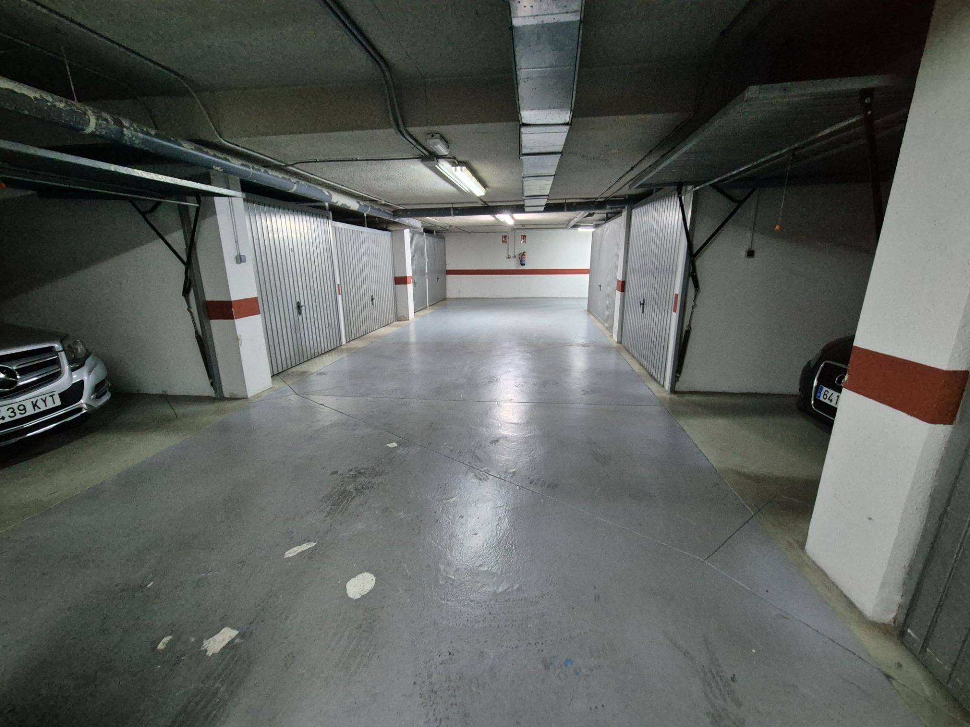 Aparcament de Àtic en venda en Elda amb Terrassa i Balcó