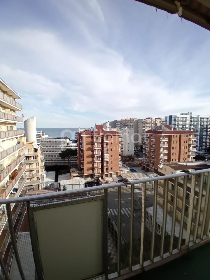 Dormitori de Estudi de lloguer en Blanes amb Terrassa i Moblat