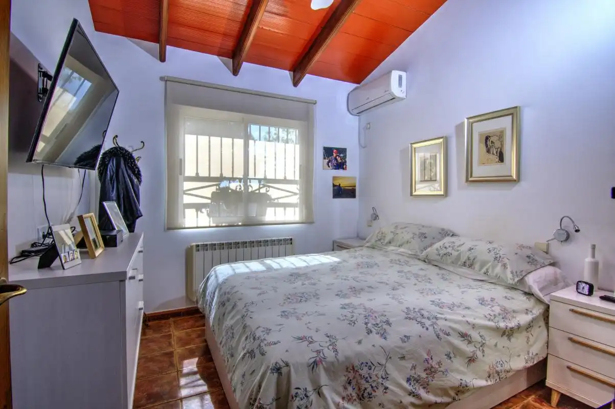 Habitación de Finca rústica en venta en Dolores con Aire acondicionado, Calefacción y Jardín privado