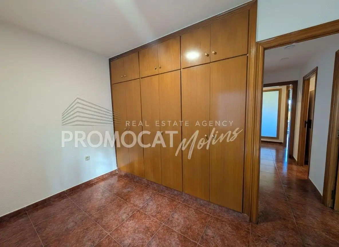Habitación de Piso en venta en Molins de Rei con Aire acondicionado, Jardín privado y Terraza