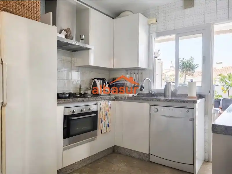 Flat with lift for sale in Avenida de Medina Azahara 49, imagen 5