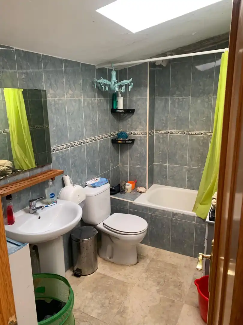 Baño de Ático en venta en Perales de Tajuña con Trastero y Balcón