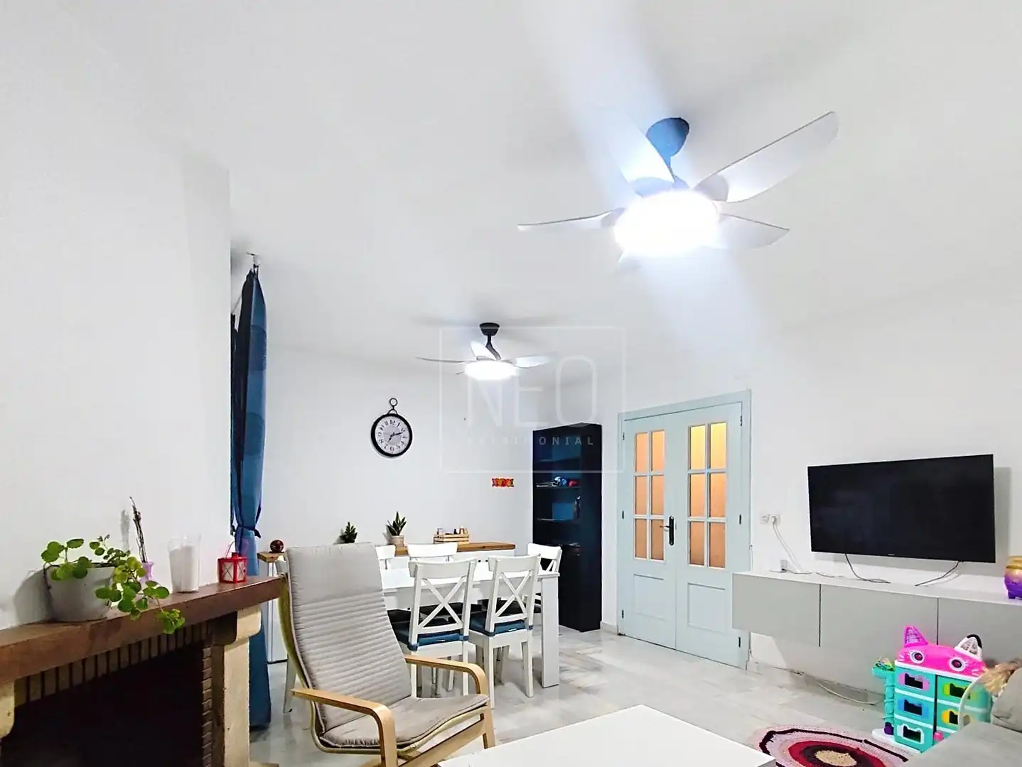 Sala d'estar de Casa o xalet en venda en La Zubia amb Jardí privat, Piscina i Balcó