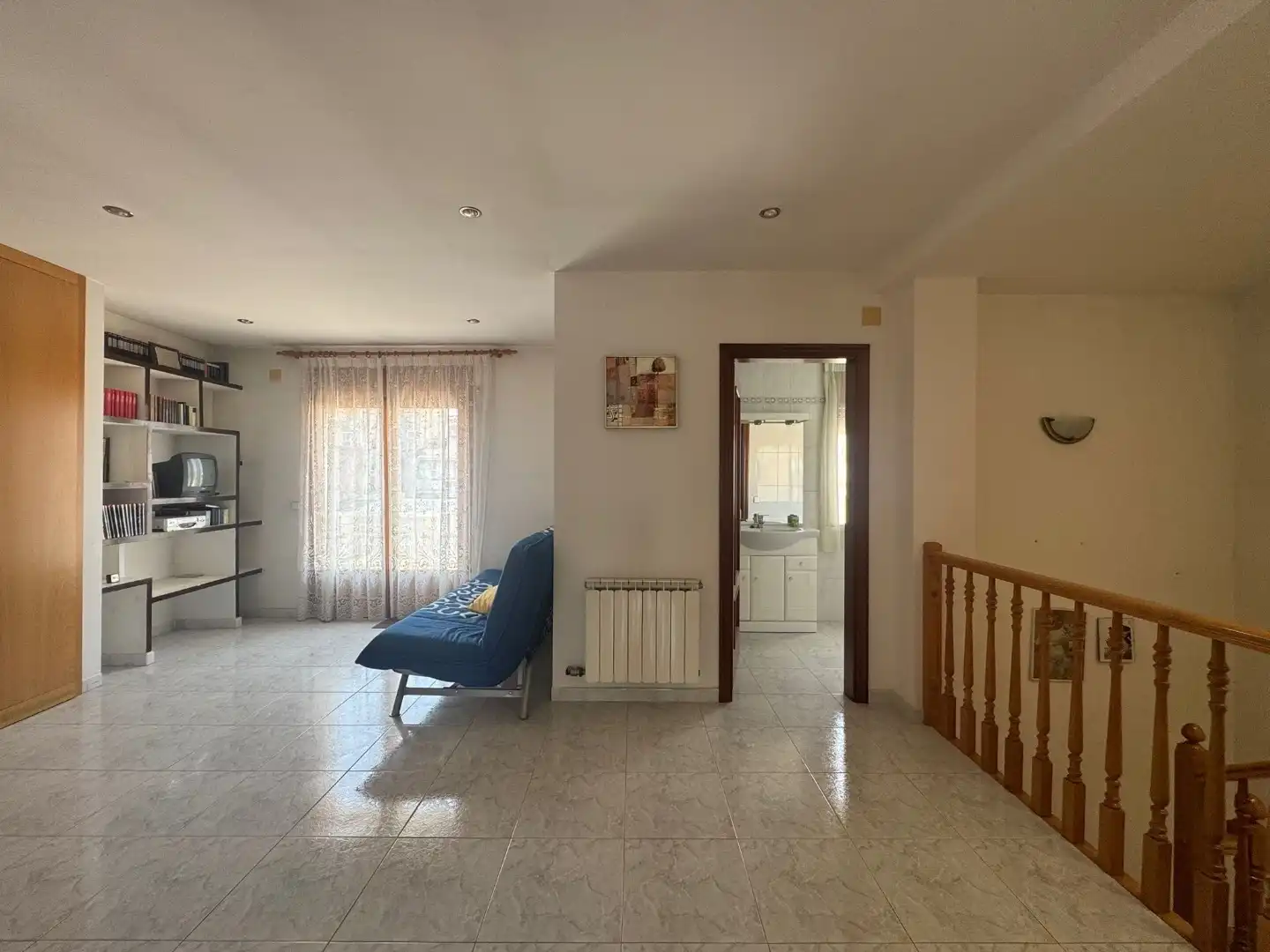 Casa aparellada en venda a Carrer de Tàrrega 54, imagen 5