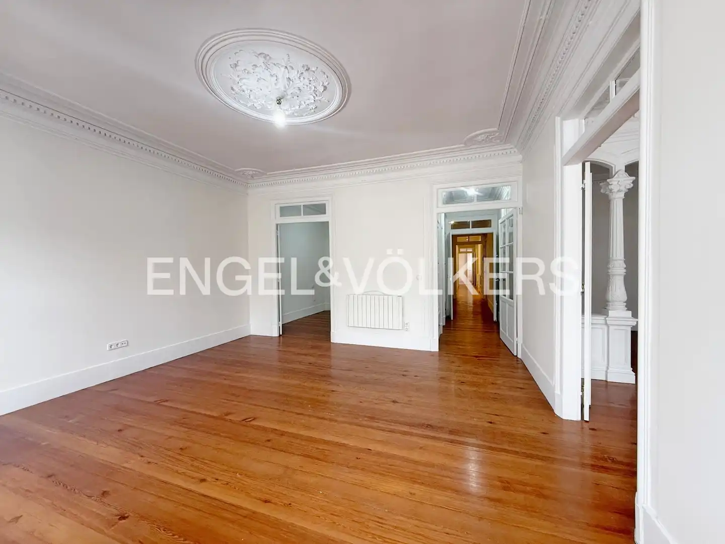 Comedor de Piso de alquiler en A Coruña Capital  con Calefacción, Parquet y Balcón