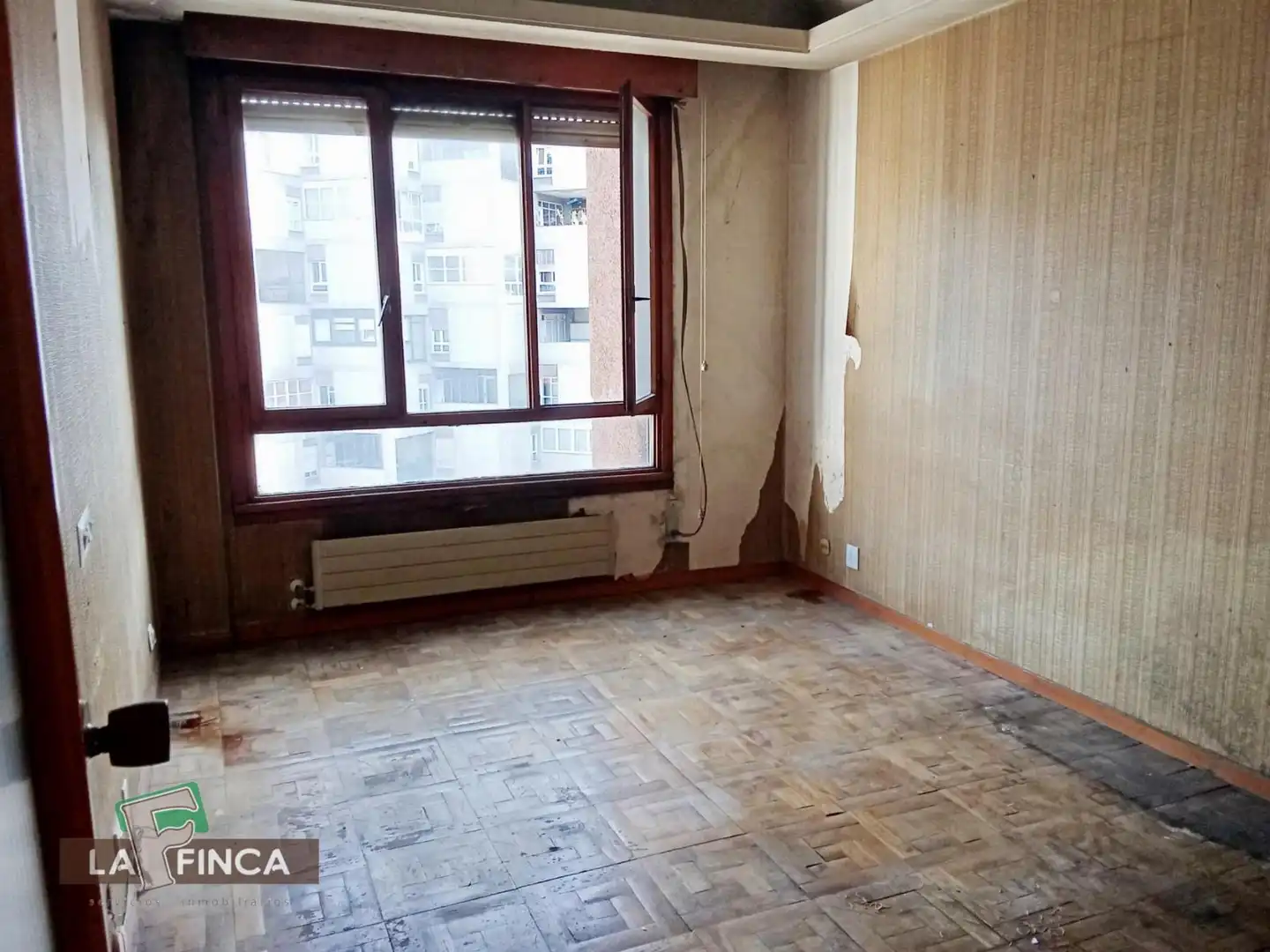 Schlafzimmer von Wohnungen zum Verkauf in Oviedo  mit Heizung und Parkett