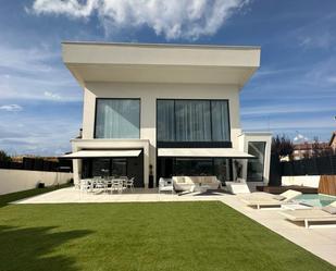 Vista exterior de Casa o xalet en venda en Golmayo amb Aire condicionat, Calefacció i Jardí privat