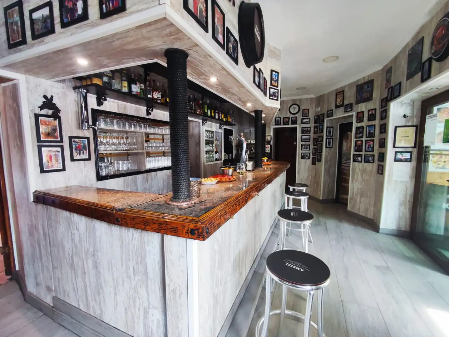 Local comercial en venta en Sarón - AVENIDA TORRELAVEGA 12, imagen 2