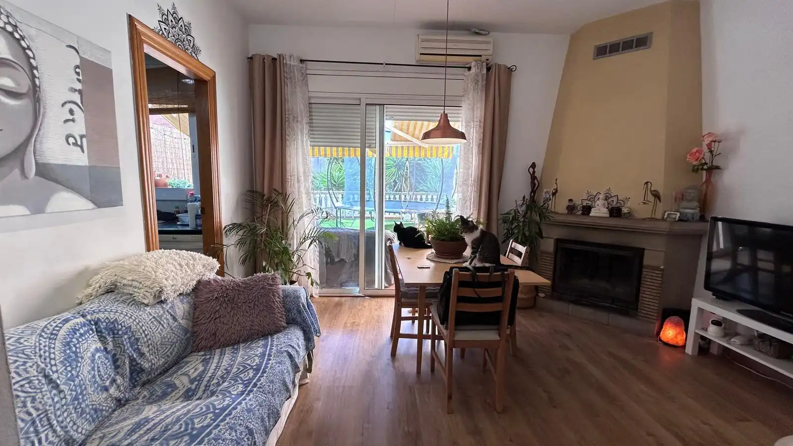 Living room of Detached homes for sale in Cornellà de Llobregat  with Terrace