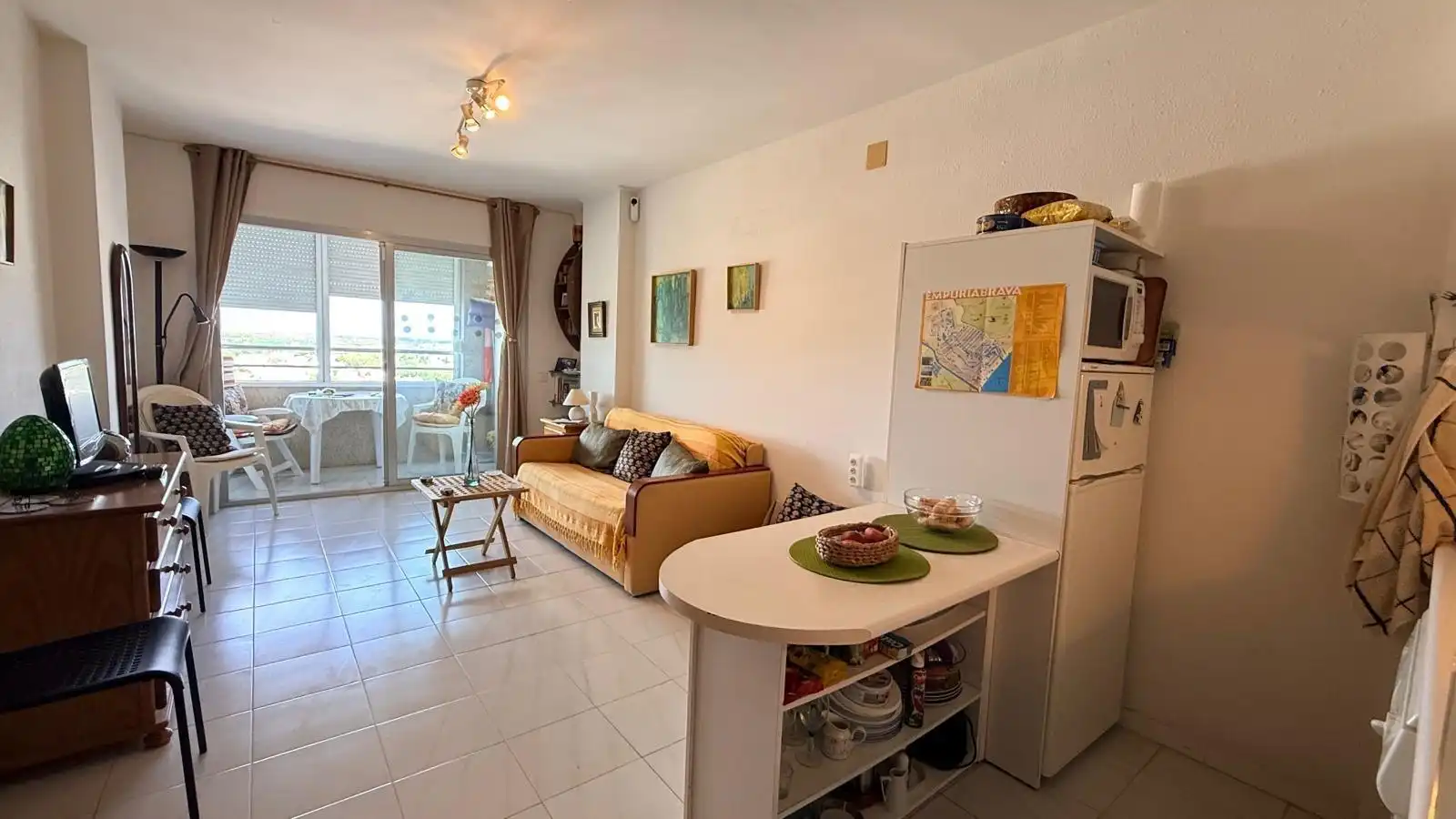 Sala d'estar de Apartament en venda en Empuriabrava amb Terrassa i Balcó