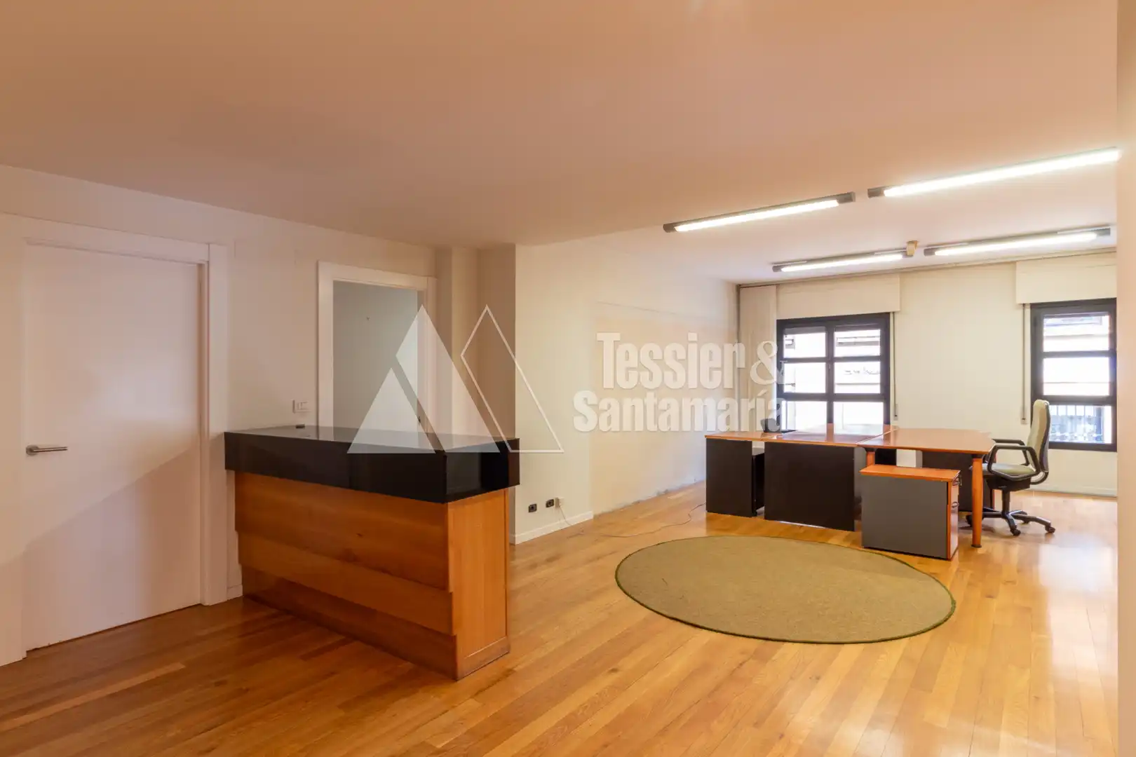 Büro zur Miete in Gijón  mit Heizung und Möbliert
