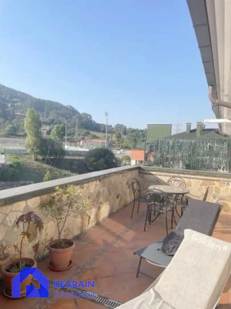 Terraza de Ático en venta en Oviedo  con Calefacción, Parquet y Terraza