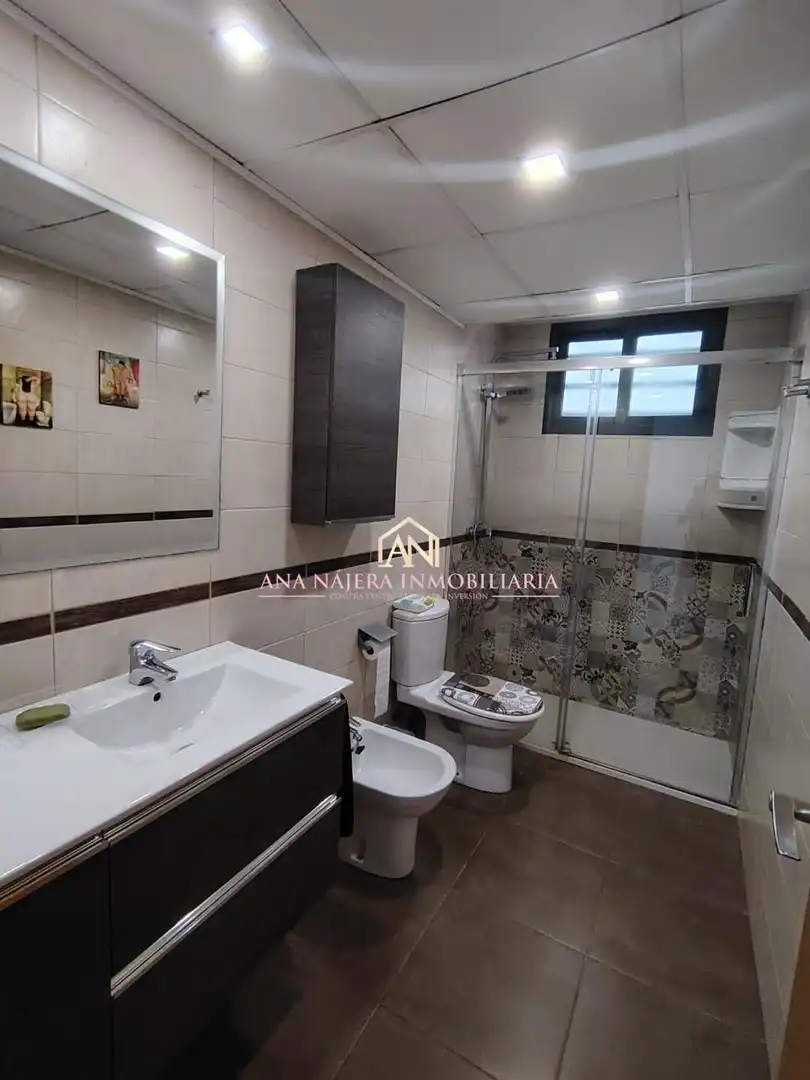 Badezimmer von Wohnung zum Verkauf in Mislata mit Klimaanlage