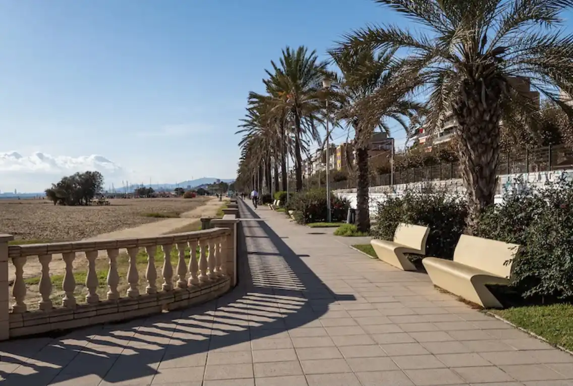 Außenansicht von Einfamilien-Reihenhaus zum Verkauf in El Masnou mit Heizung, Privatgarten und Terrasse