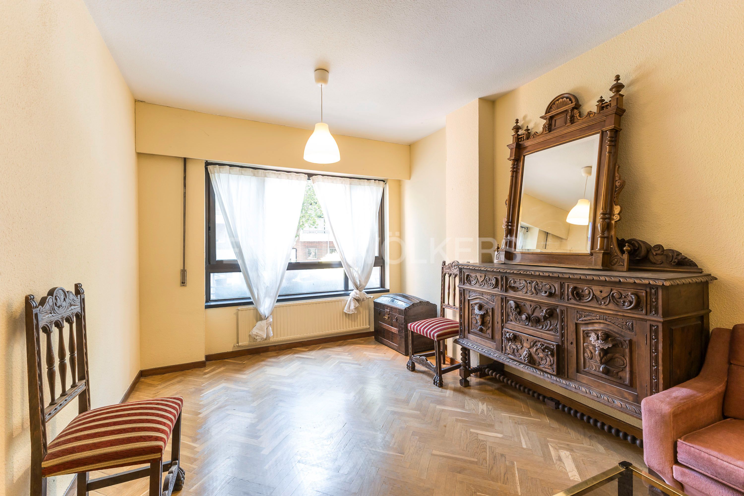 Bedroom of Apartment for sale in  Madrid Capital  with Air Conditioner, Heating and Private garden