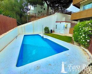 Piscina de Apartament de lloguer en Sanlúcar de Barrameda amb Terrassa