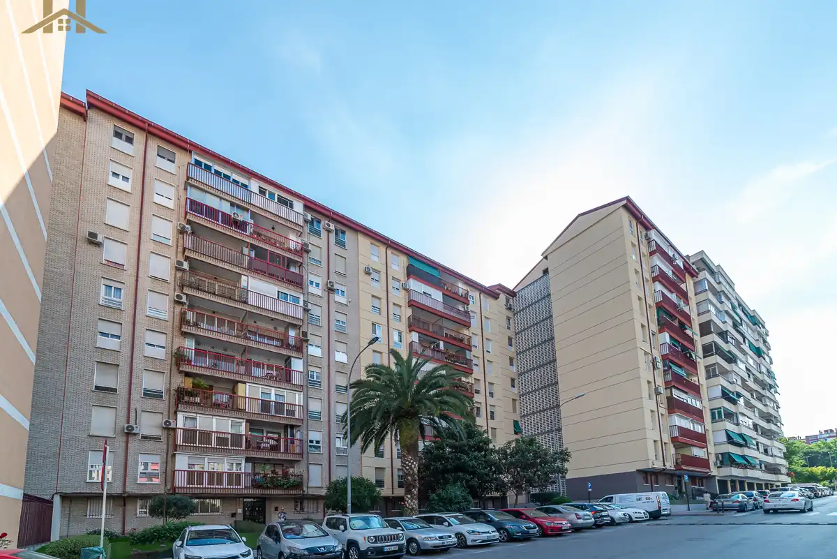Vista exterior de Pis en venda en Alcorcón amb Aire condicionat, Moblat i Rentadora
