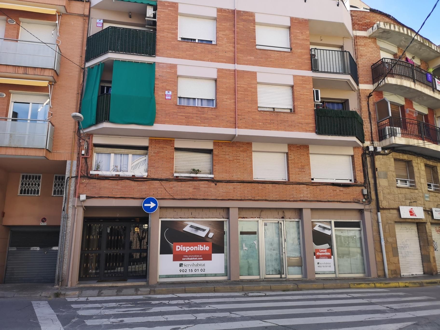 Vista exterior de Local en venda en Montgat amb Terrassa