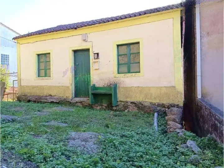 Vista exterior de Casa o xalet en venda en Santiago de Compostela 