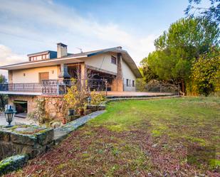 Vista exterior de Casa o xalet en venda en Collado Villalba amb Aire condicionat, Calefacció i Jardí privat