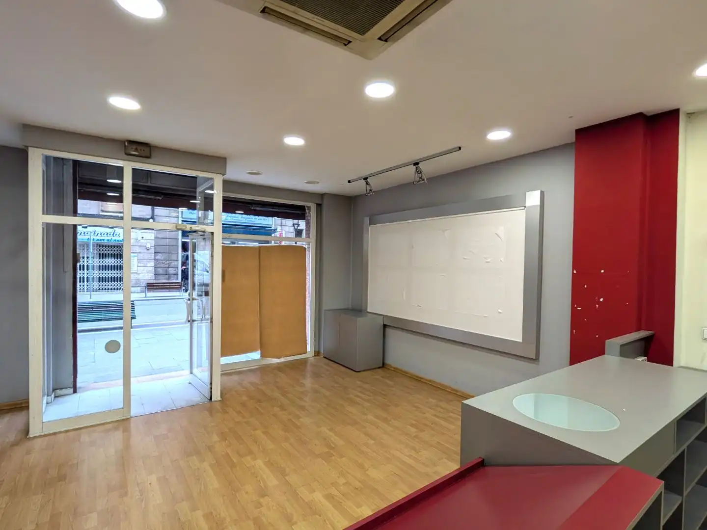 Gewerbefläche zum Verkauf in Lluis Companys 6, imagen 8
