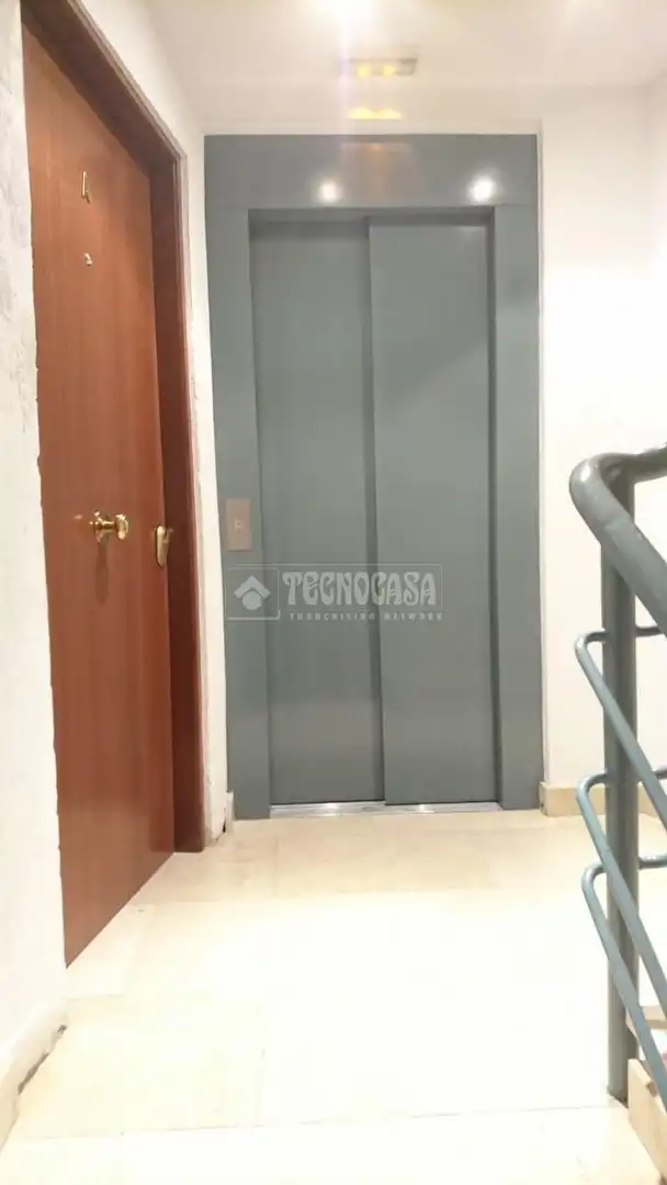 Wohnung zum Verkauf in Madrid mit Klimaanlage und Balkon