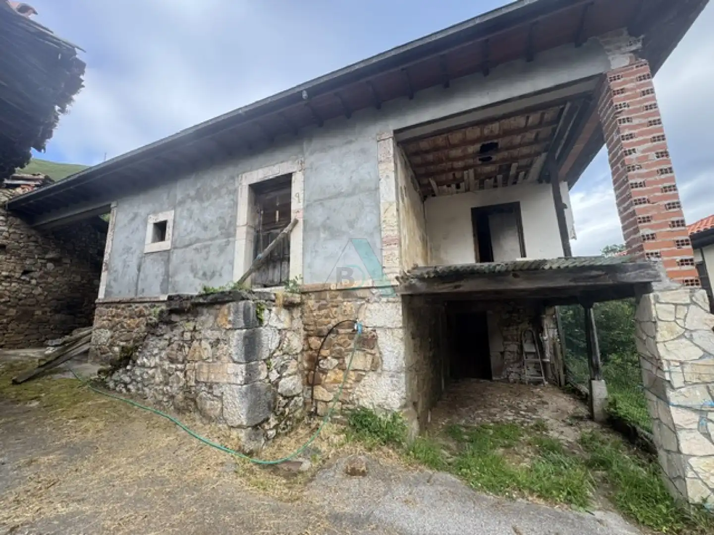 Vista exterior de Casa o chalet en venta en Yernes y Tameza