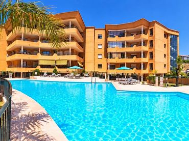 Pis amb piscina en venda a Calle Maria de las Mercedes 2