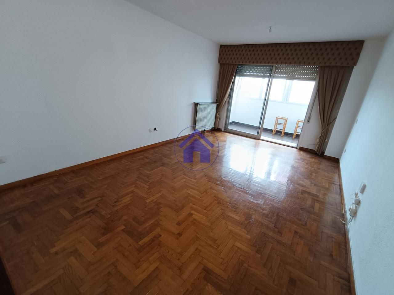 Sala de estar de Piso en venta en Vigo  con Calefacción, Parquet y Terraza