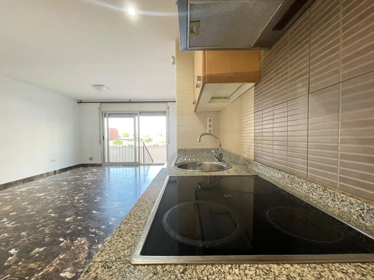 Küche von Erdgeschoss zum Verkauf in El Vendrell mit Terrasse