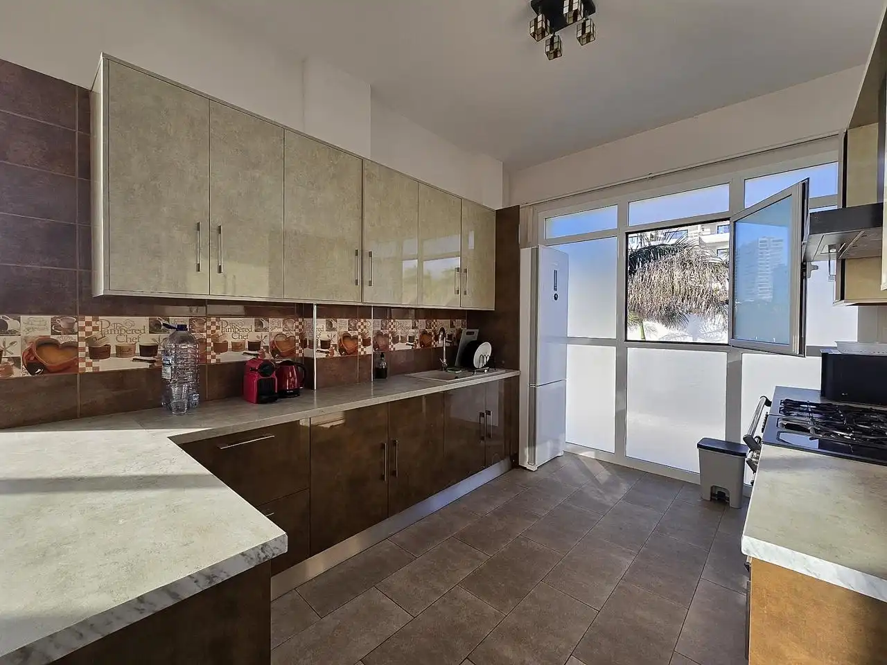 Cocina de Dúplex de alquiler en Adeje con Aire acondicionado, Terraza y Amueblado