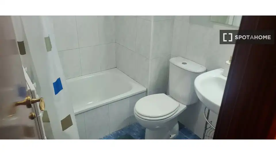 Baño de Piso para compartir en Vigo  con Aire acondicionado, Terraza y Amueblado