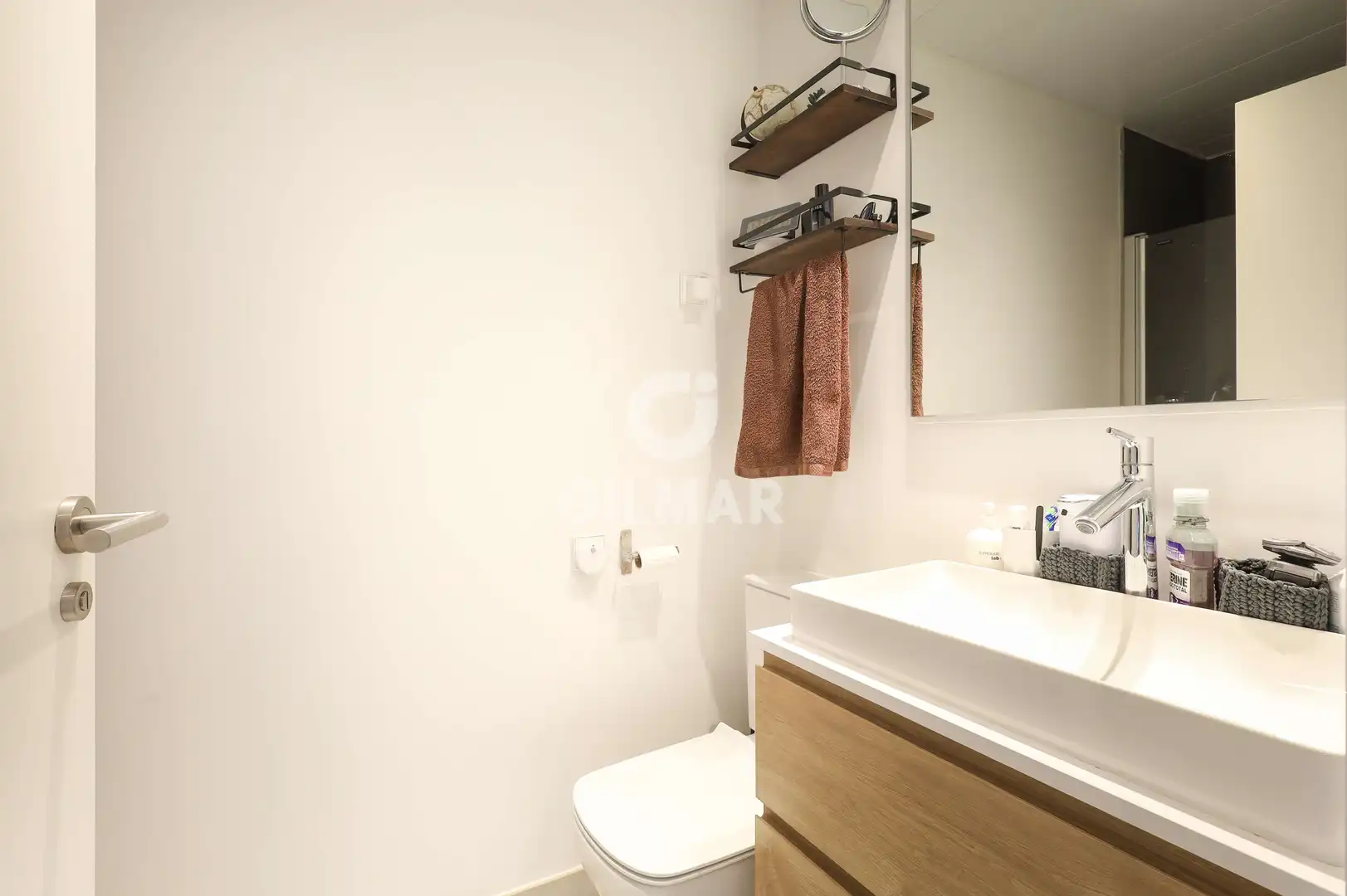Baño de Ático en venta en Madrid con Calefacción, Jardín privado y Trastero