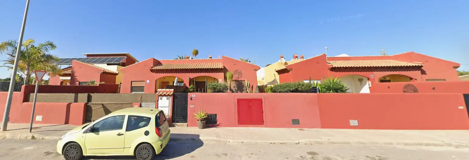 Casa a schiera in vendita a Calle Javier Vilató 18