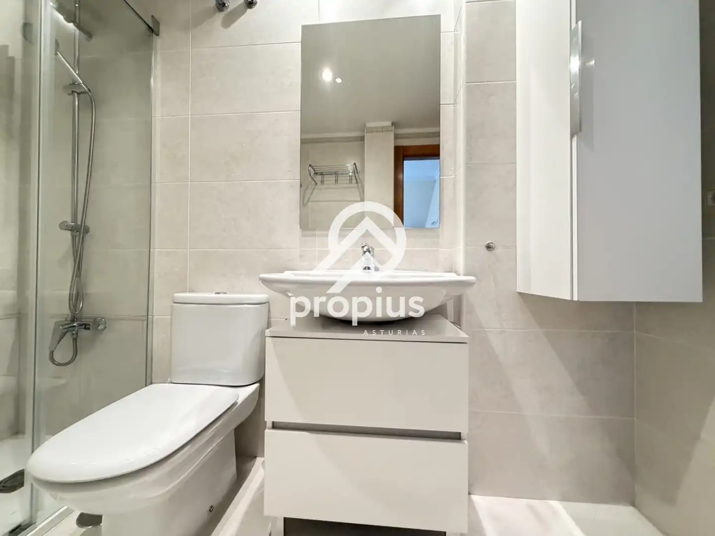 Bathroom of Flat for sale in Llanes  with Heating and Furnished