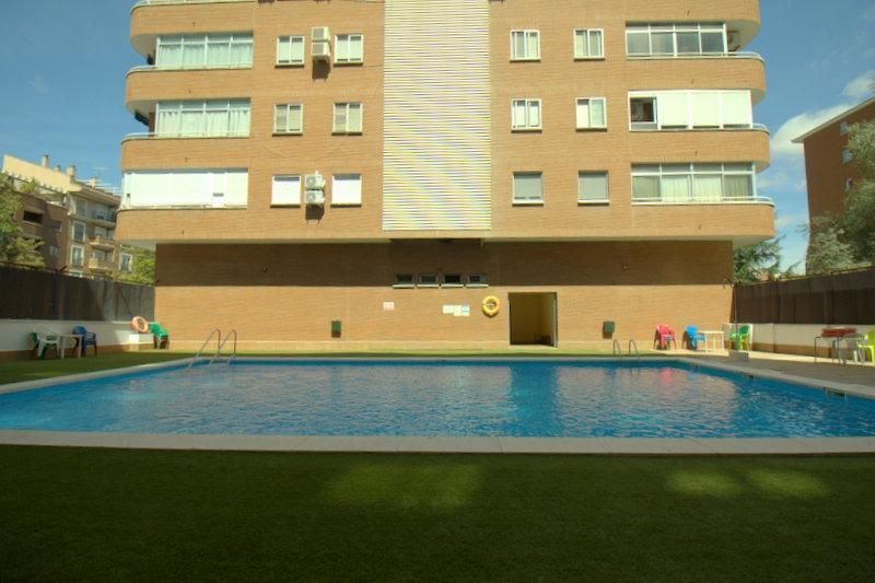 Swimming pool of Flat for sale in Badajoz Capital  with Air Conditioner, Terrace and Balcony