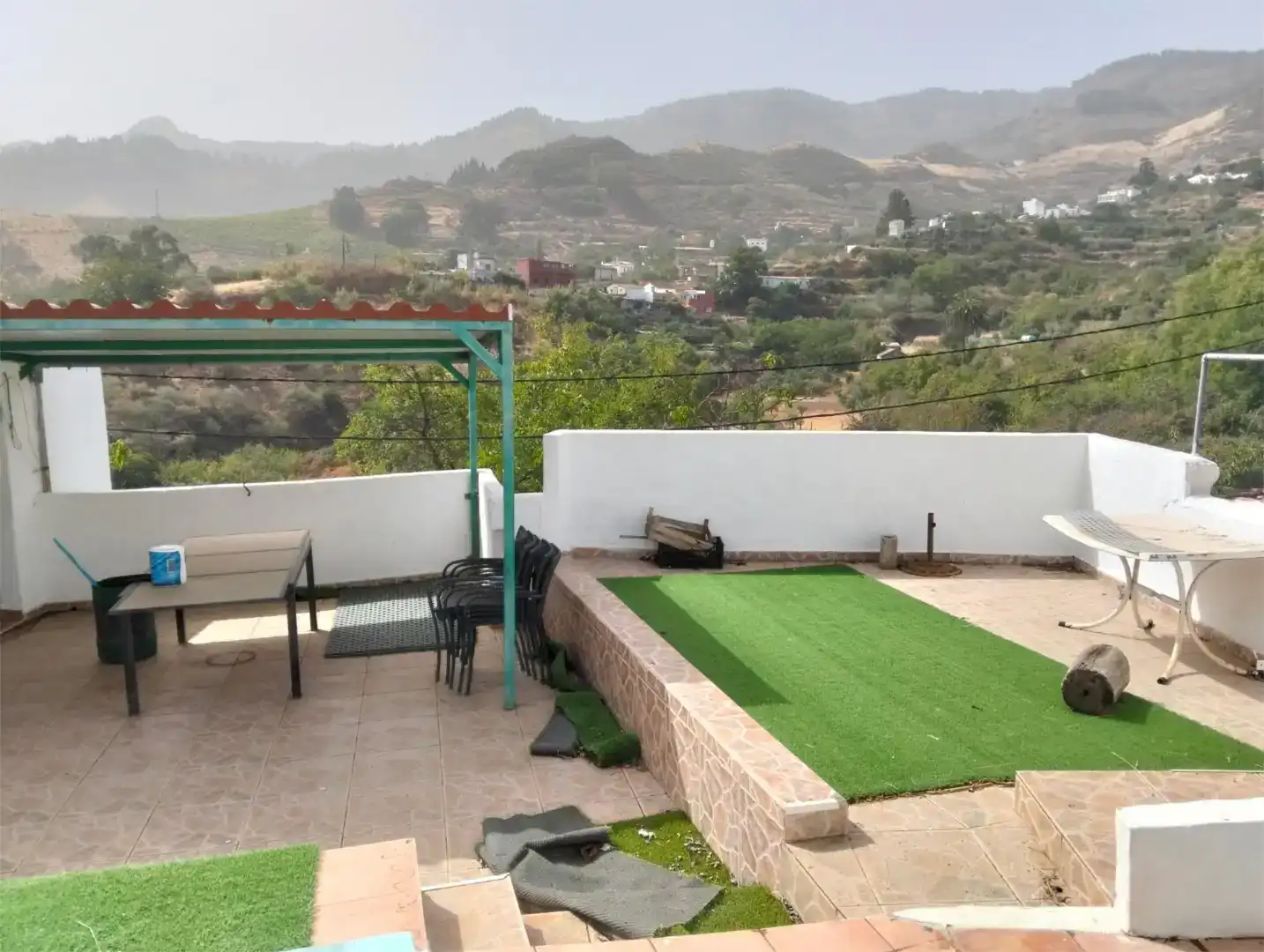 Terrassa de Casa adosada en venda en Vega de San Mateo amb Jardí privat, Piscina i Microones