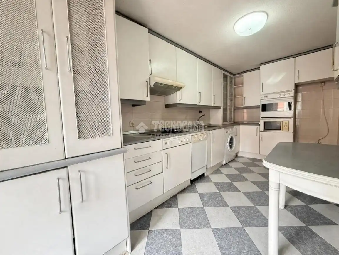 Cuina de Pis en venda en Madrid amb Aire condicionat, Parquet i Terrassa