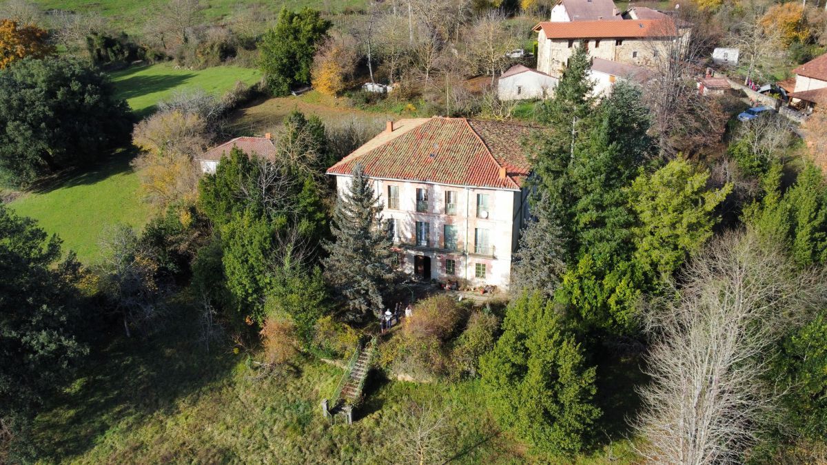 Exterior view of Building for sale in Valle de Mena