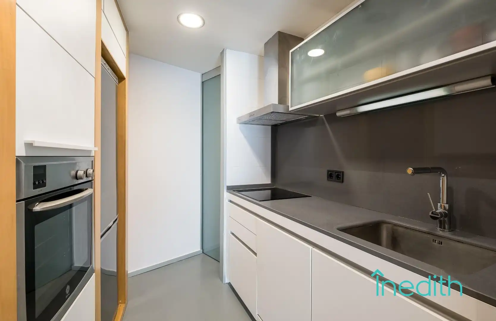 Kitchen of Flat for sale in Barcelona  with Air Conditioner, Terrace and Furnished