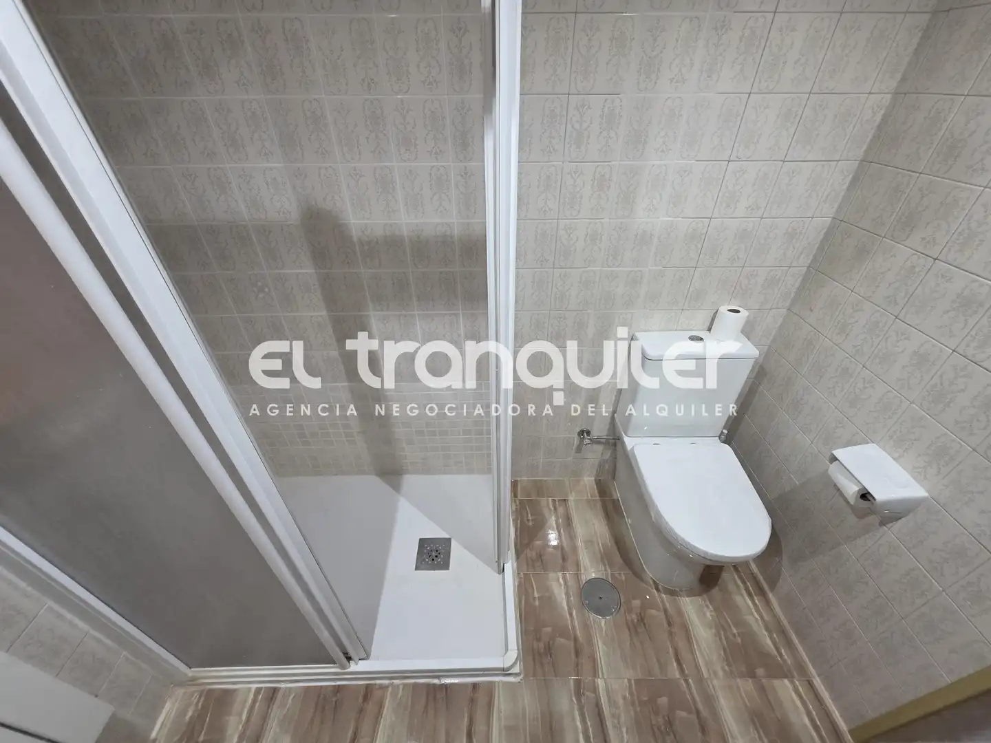 Bathroom of Flat for rent in Madrid  with Air Conditioner, Terrace and Furnished