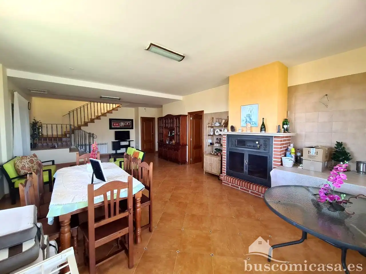 Menjador de Casa o xalet en venda en Huelma amb Aire condicionat, Calefacció i Jardí privat
