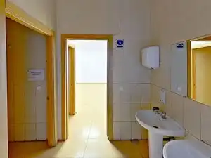 Baño de Nave industrial de alquiler en Borox con Calefacción y Alarma