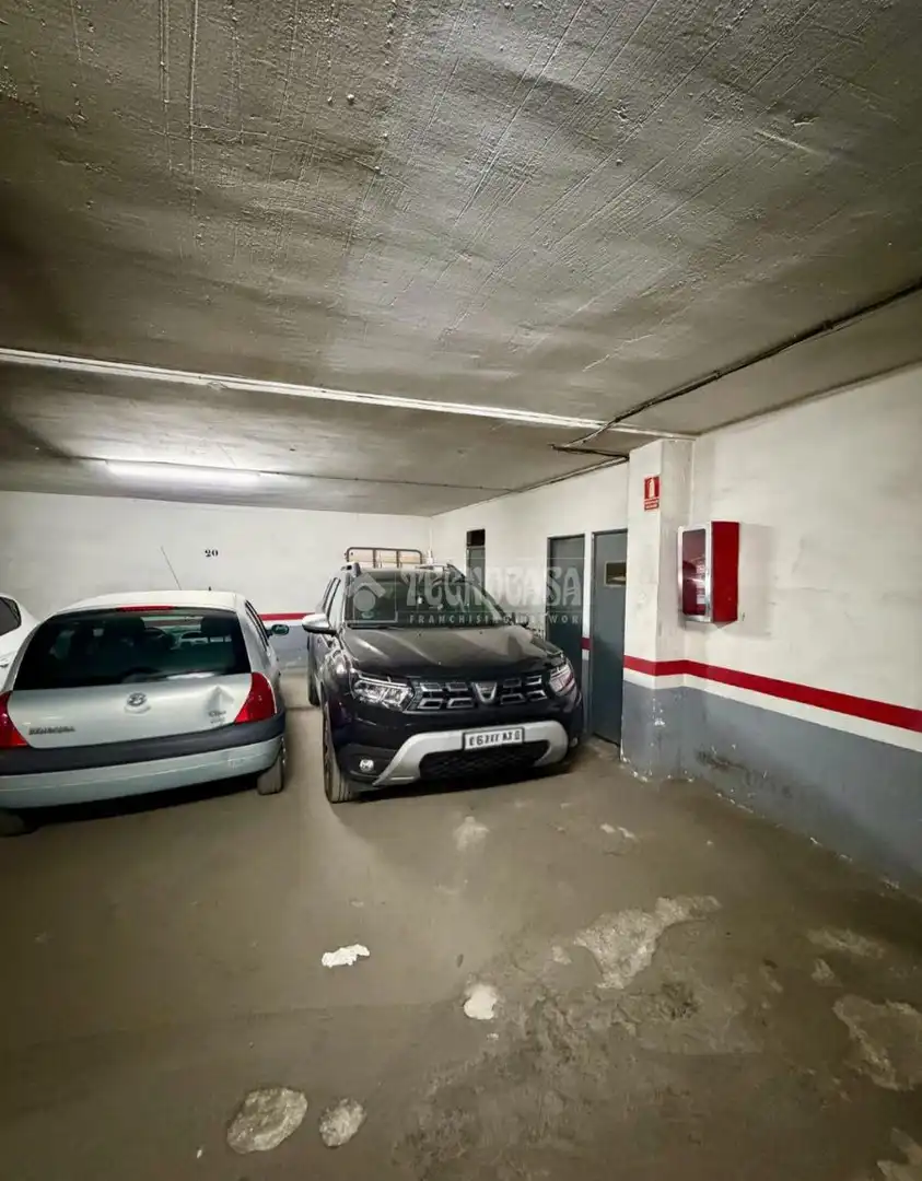 Parking de Piso en venta en Valdepeñas con Aire acondicionado, Calefacción y Trastero
