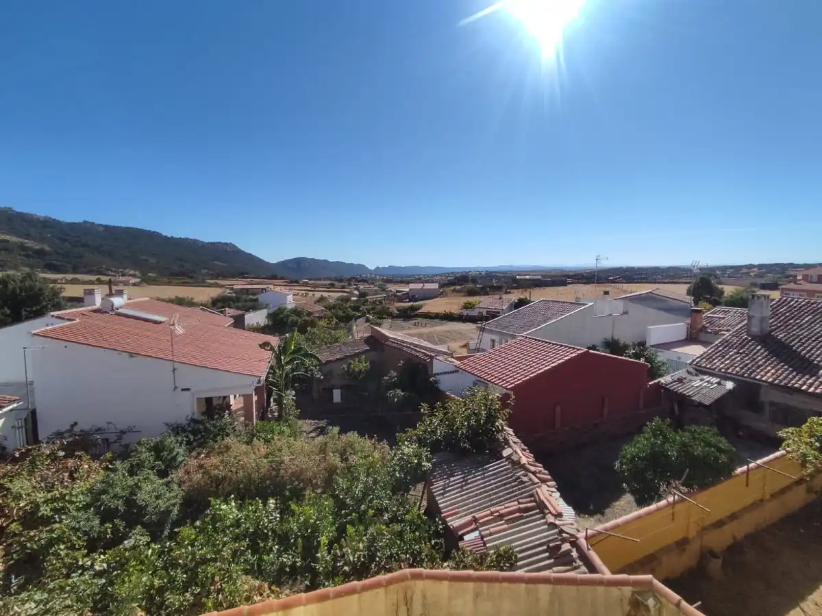 Vista exterior de Casa o xalet en venda en Serradilla amb Aire condicionat