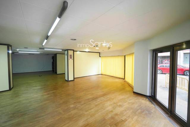 Local comercial en Alquiler en de Larquitecte Ant Gaudi en Centre