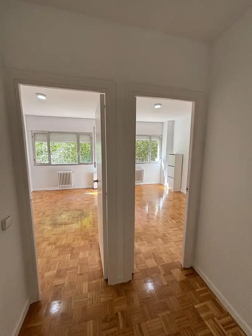 Bedroom of Flat for rent in Madrid  with Air Conditioner, Heating and Private garden