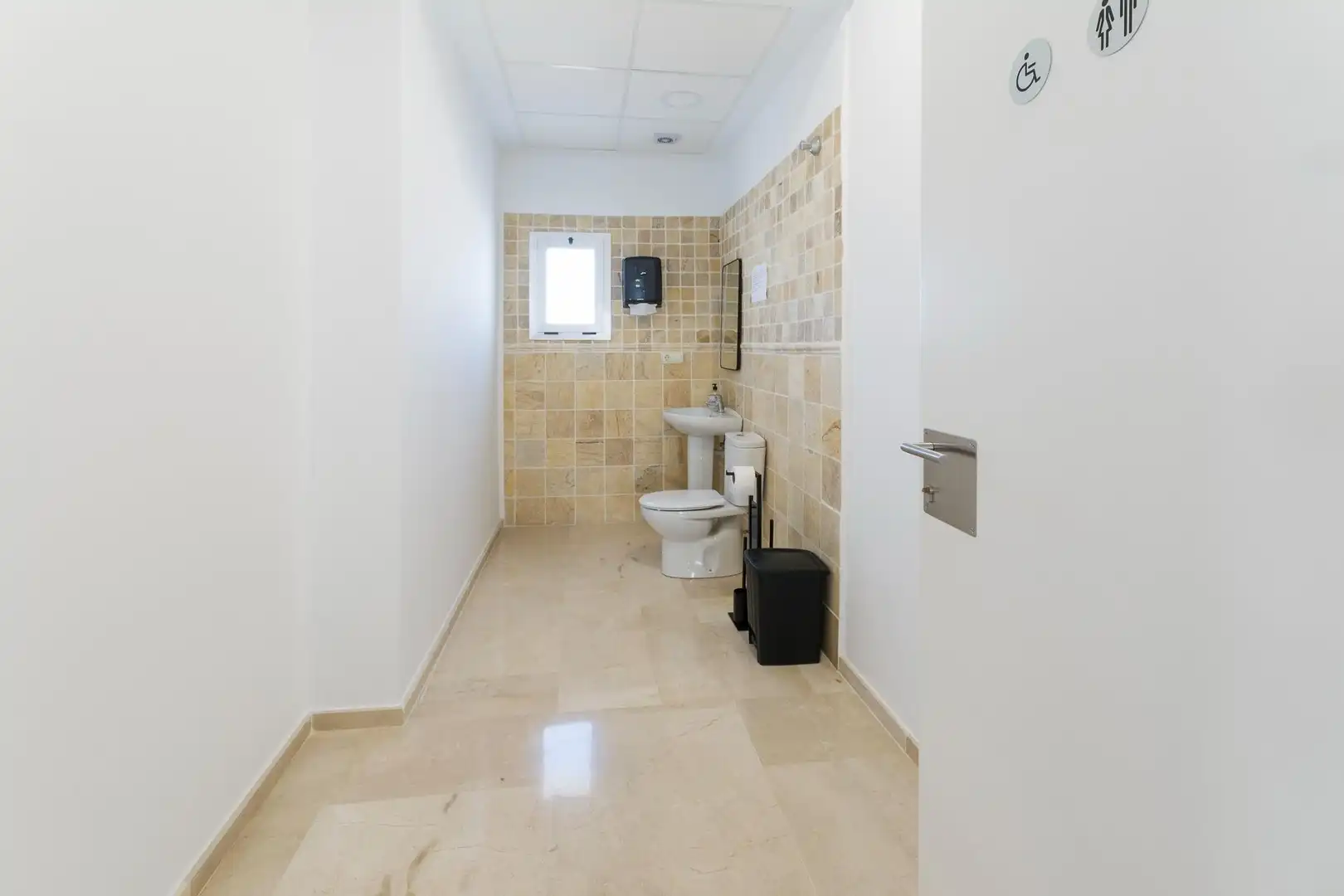 Baño de Oficina de alquiler en Gandia con Aire acondicionado, Calefacción y Terraza