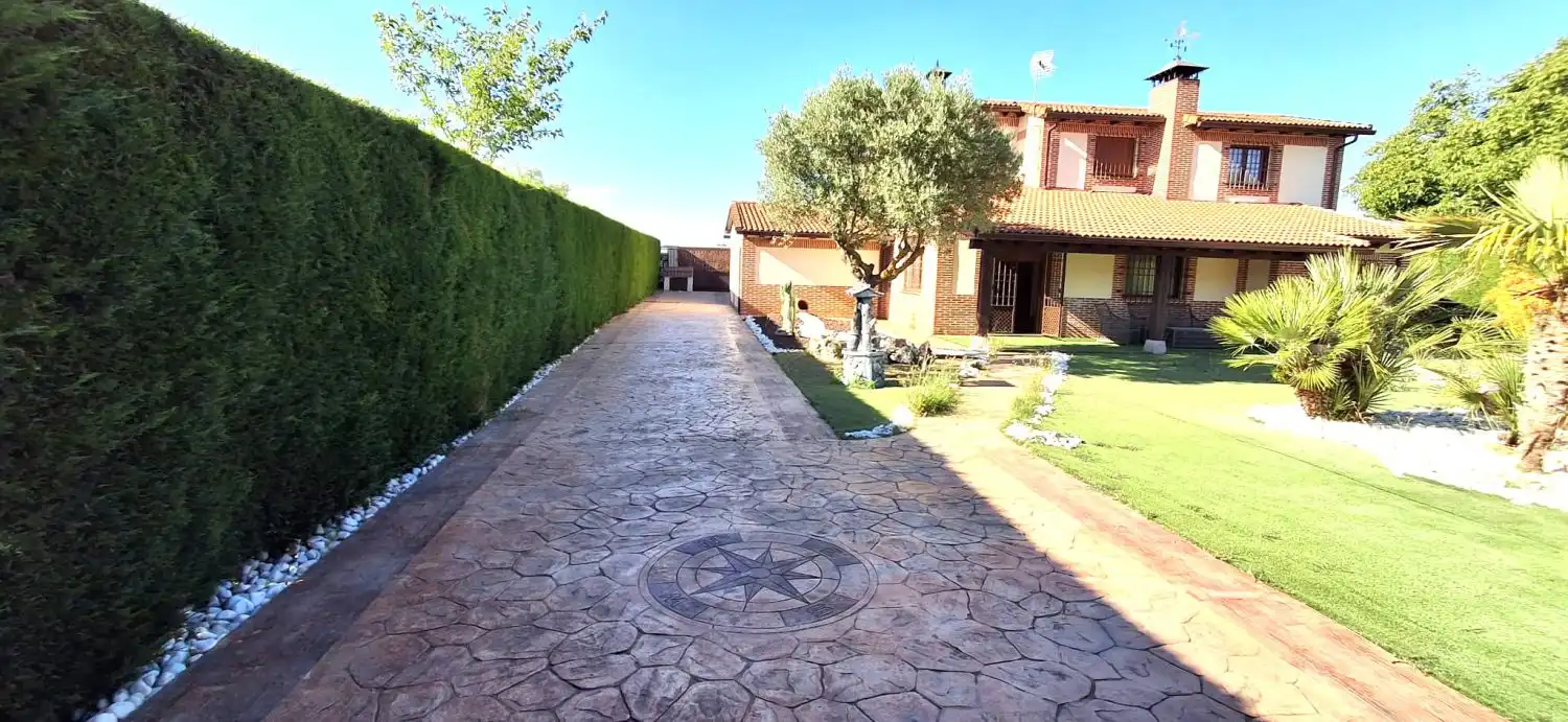 Jardí de Casa o xalet en venda en Villanueva de Duero amb Calefacció, Jardí privat i Traster